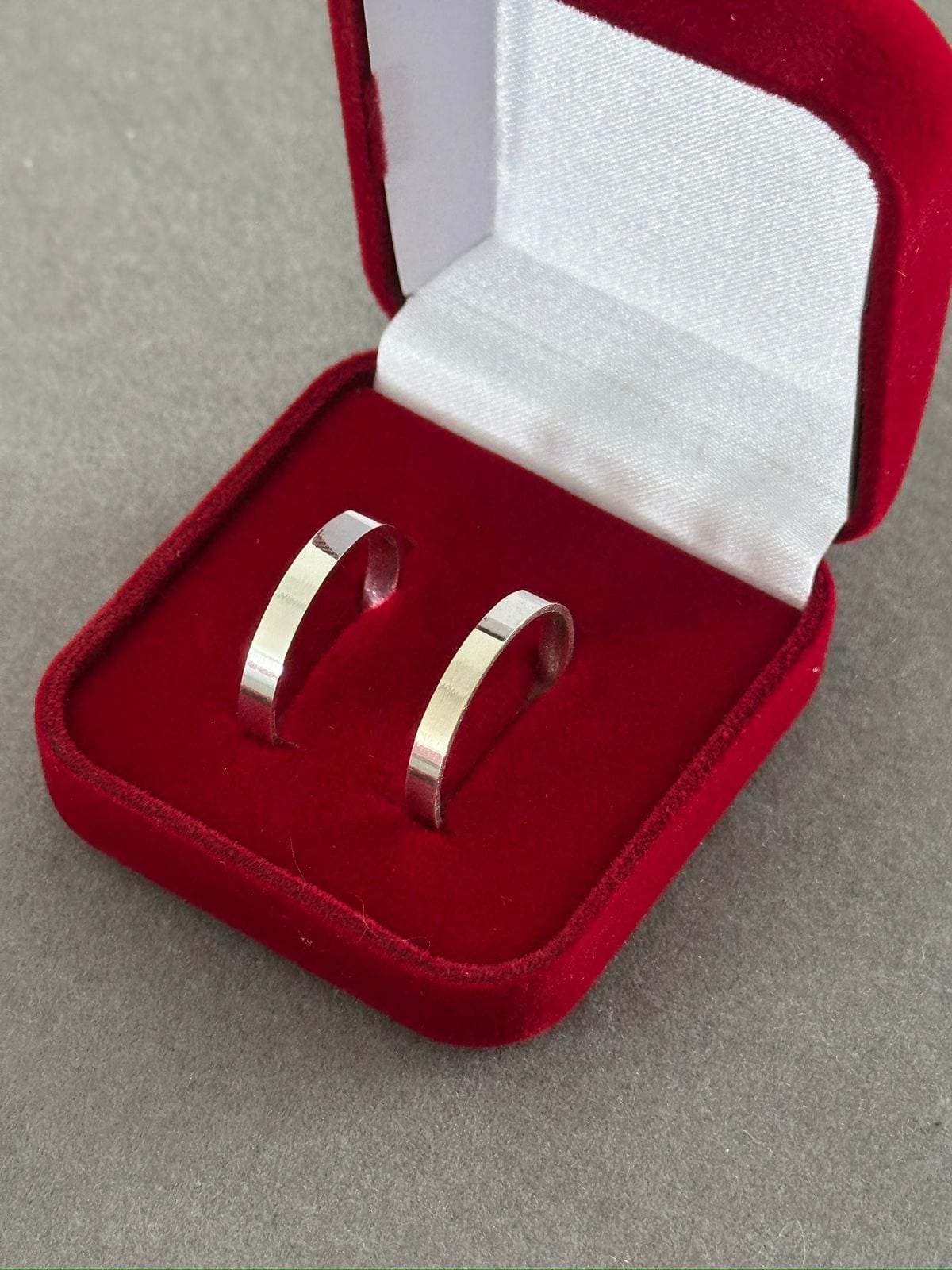 Aliança quadrada lisa 3mm