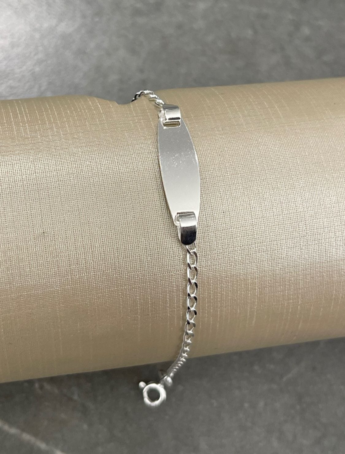 Pulseira plaquinha infantil lisa grume